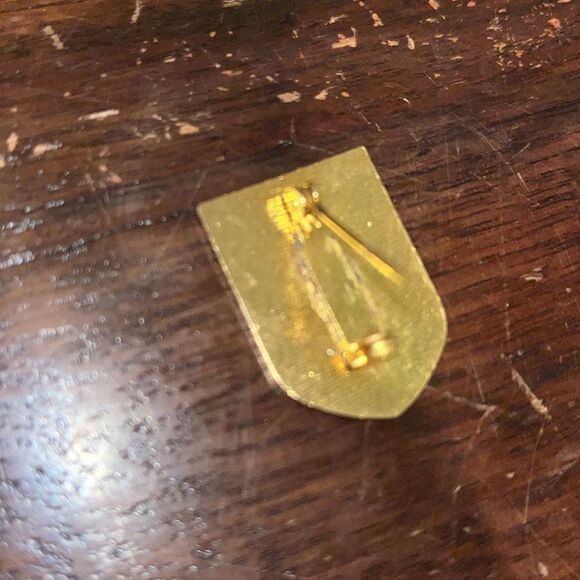 Vintage Sugarbush Vermont Gondola Ski Winter Resort Mountain Button Pin Pinback - Picture 3 of 3